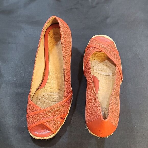 NURTURE WOMEN'S ANTONIA LEATHER WEDGE ESPADRILLE PUMPS - Picture 6 of 14